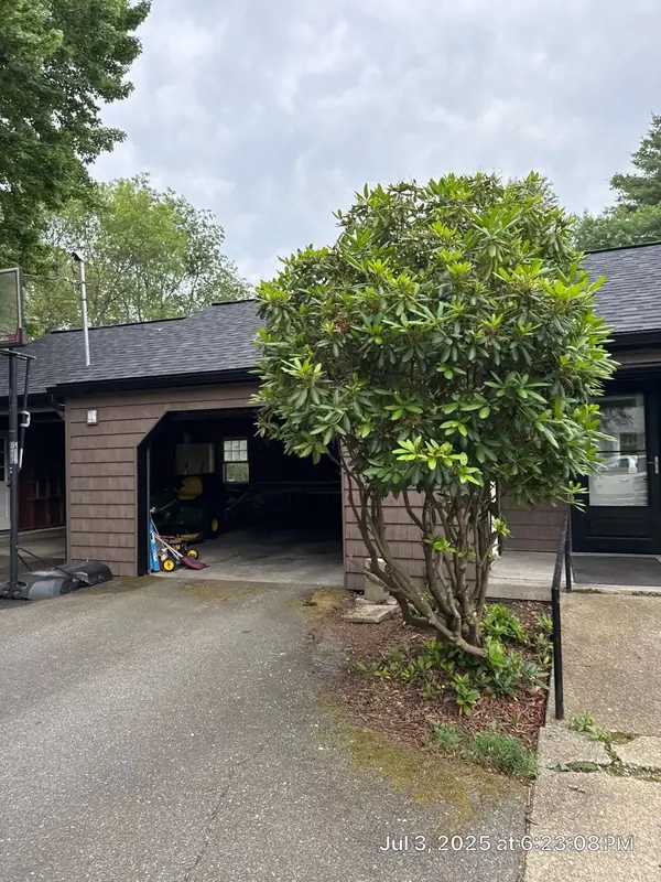 Onyx Roof, Cedar Impressions Siding & New Windows — Hudson, NH — completed by Compass Exteriors in Hudson